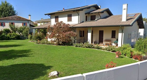 casa indipendente in vendita a Casier