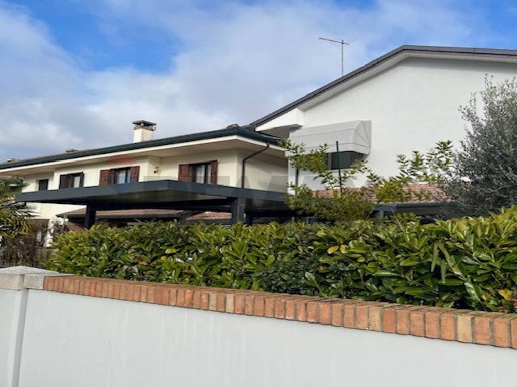 casa indipendente in vendita a Casier in zona Dosson