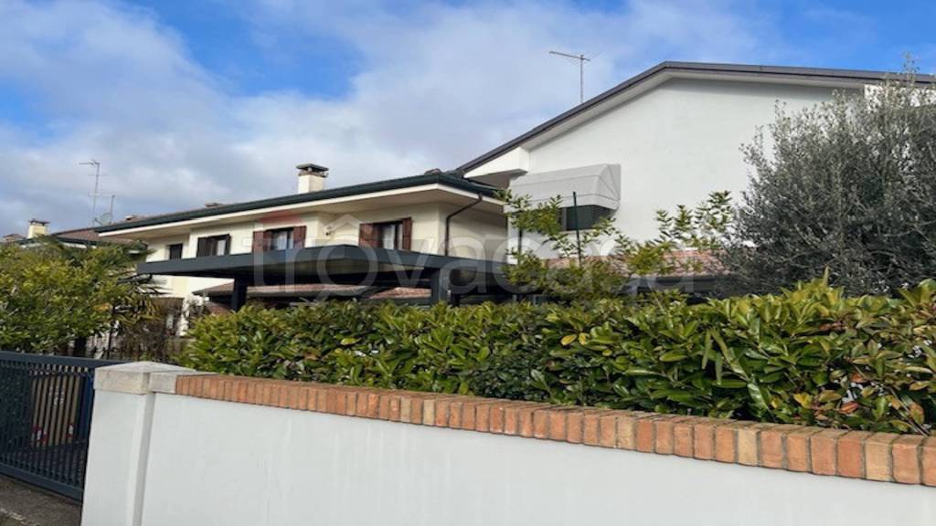 casa indipendente in vendita a Casier in zona Dosson