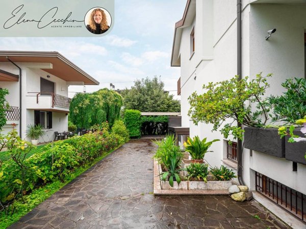 casa indipendente in vendita a Casier in zona Dosson