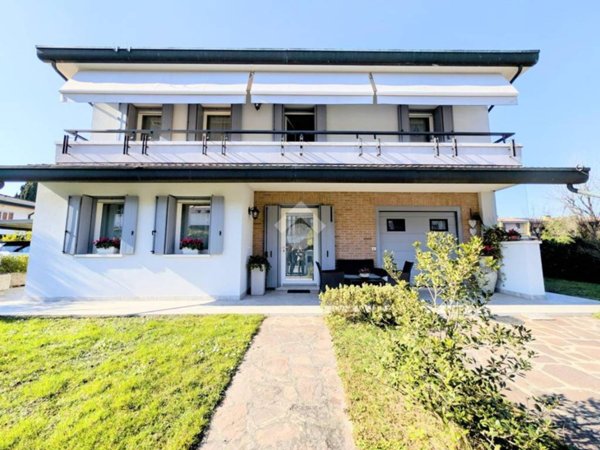 casa indipendente in vendita a Casier in zona Dosson