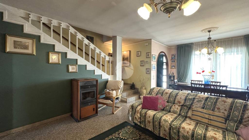 casa indipendente in vendita a Casier in zona Dosson