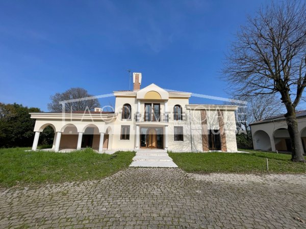 casa indipendente in vendita a Casier