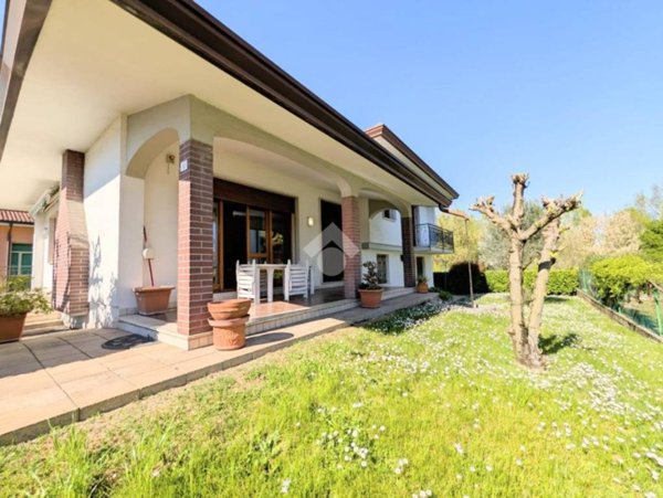 casa indipendente in vendita a Casier