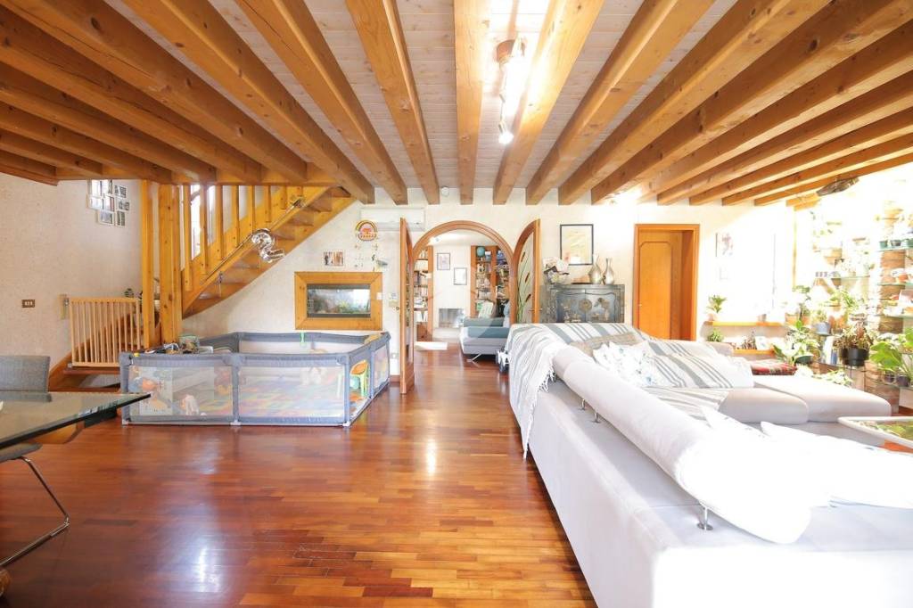 casa indipendente in vendita a Casier in zona Dosson