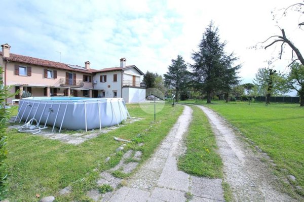 casa indipendente in vendita a Casier