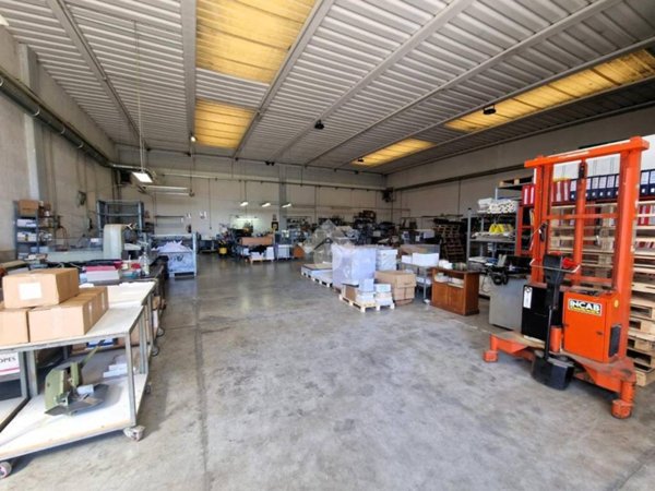 locale commerciale in vendita a Casier in zona La Sicilia