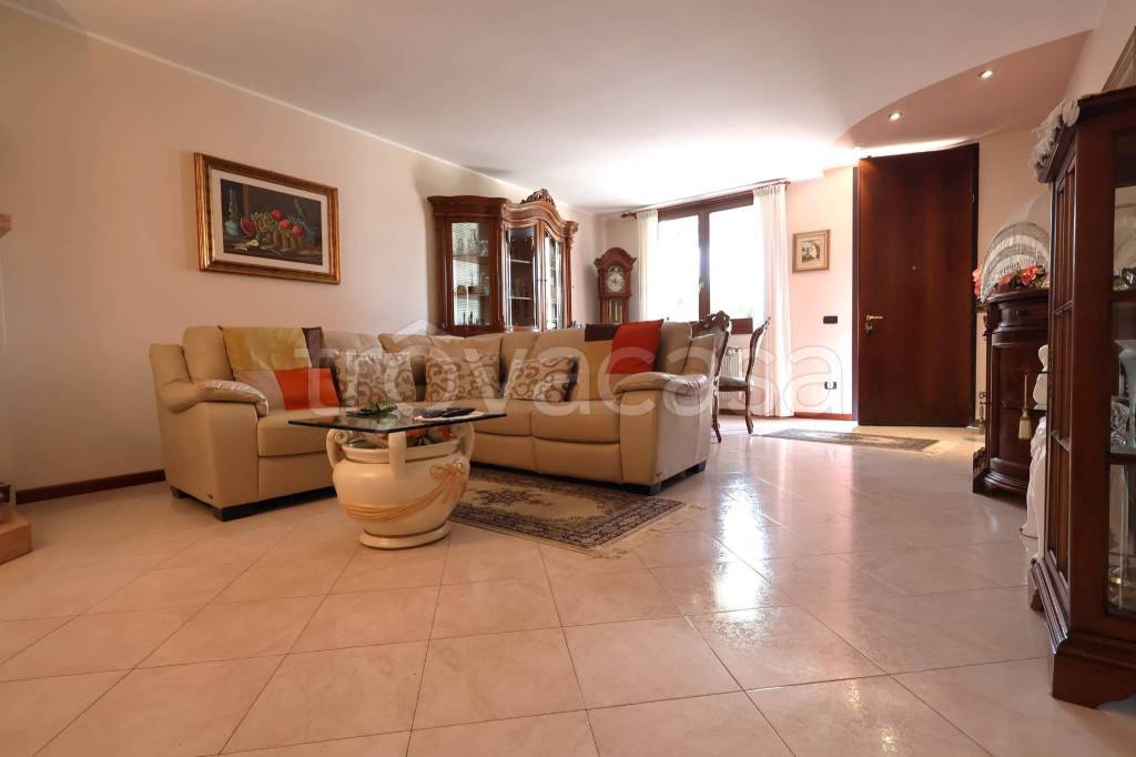casa indipendente in vendita a Casier in zona Dosson