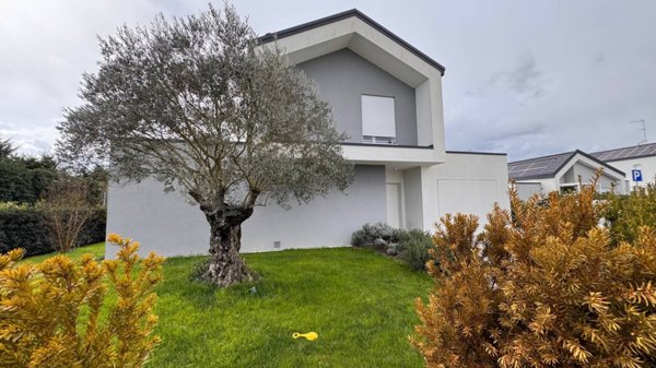 casa indipendente in vendita a Casier in zona Dosson
