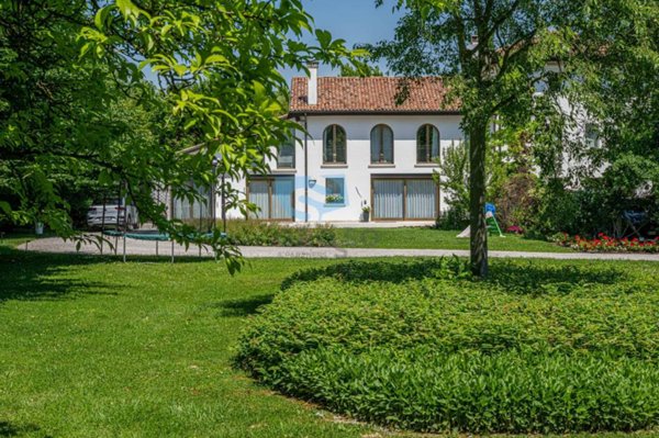 casa indipendente in vendita a Casier