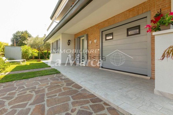 casa indipendente in vendita a Casier in zona Dosson