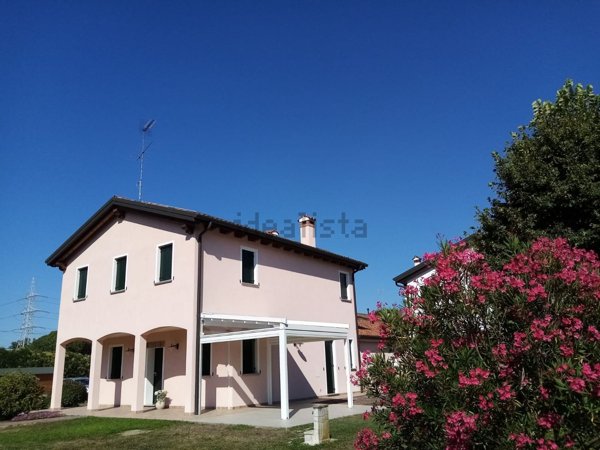 casa indipendente in vendita a Casier