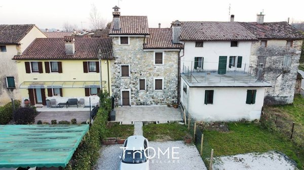 casa indipendente in vendita a Castelcucco