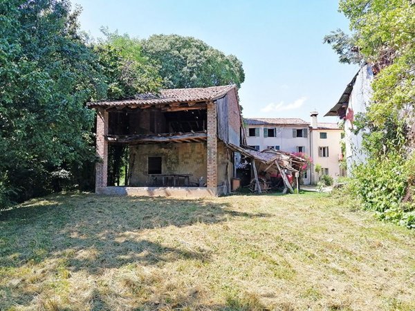 pentavano in vendita a Castelcucco