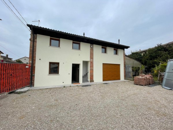 casa indipendente in vendita a Castelcucco