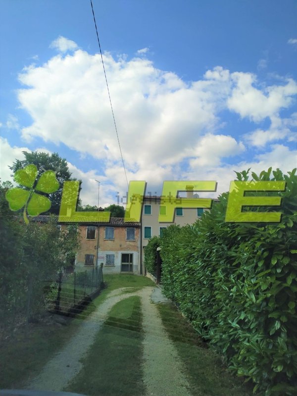 pentavano in vendita a Castelcucco