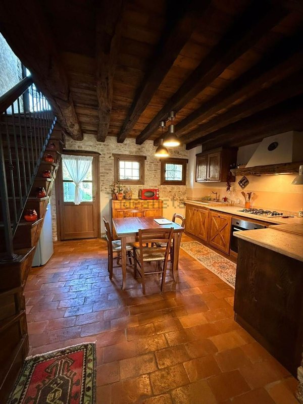 casale in vendita a Castelcucco