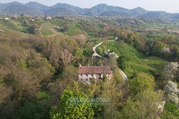 casa indipendente in vendita a Castelcucco
