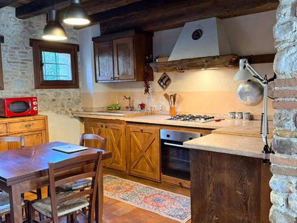 casa indipendente in vendita a Castelcucco