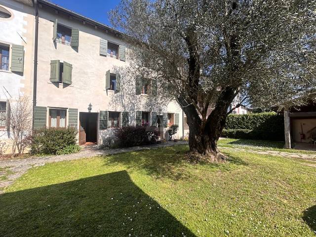 casa indipendente in vendita a Castelcucco