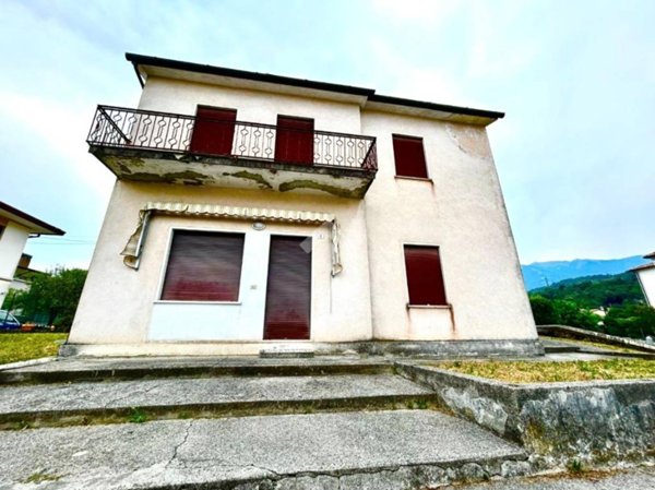 casa indipendente in vendita a Castelcucco