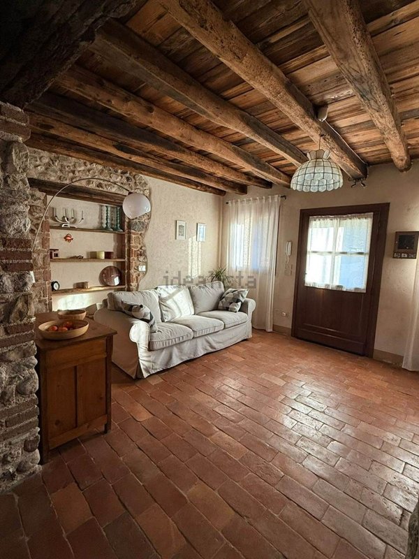 casale in vendita a Castelcucco