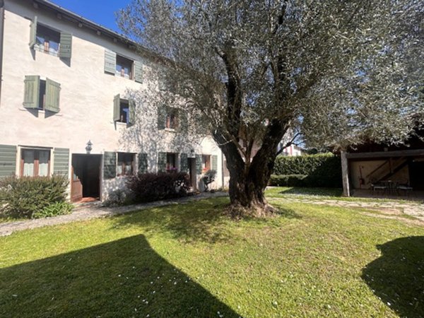 casa semindipendente in vendita a Castelcucco