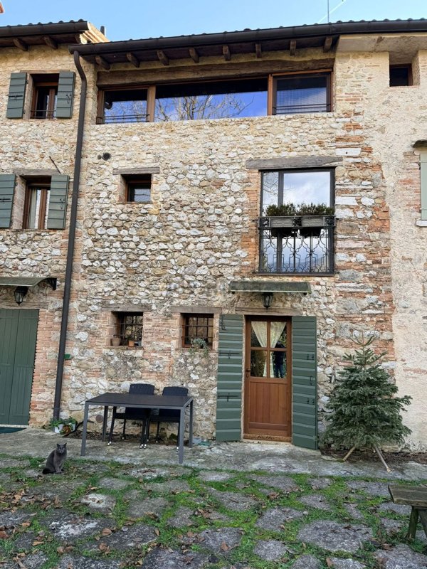 casa indipendente in vendita a Castelcucco