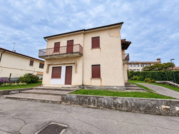 casa indipendente in vendita a Castelcucco