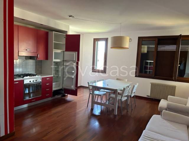 appartamento in vendita a Castelfranco Veneto in zona Treville