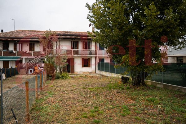 casa indipendente in vendita a Castelfranco Veneto in zona Treville