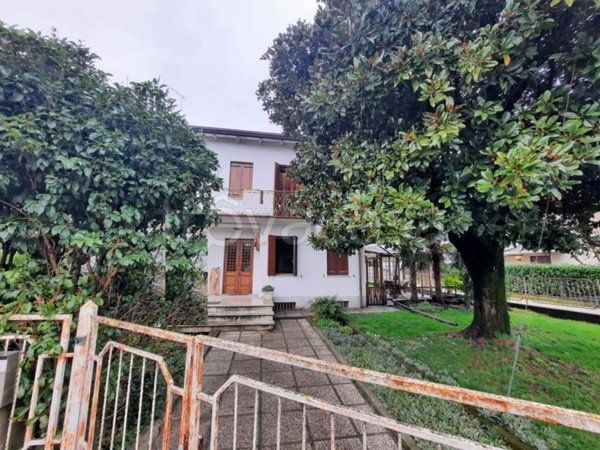 casa indipendente in vendita a Castelfranco Veneto in zona Bella Venezia