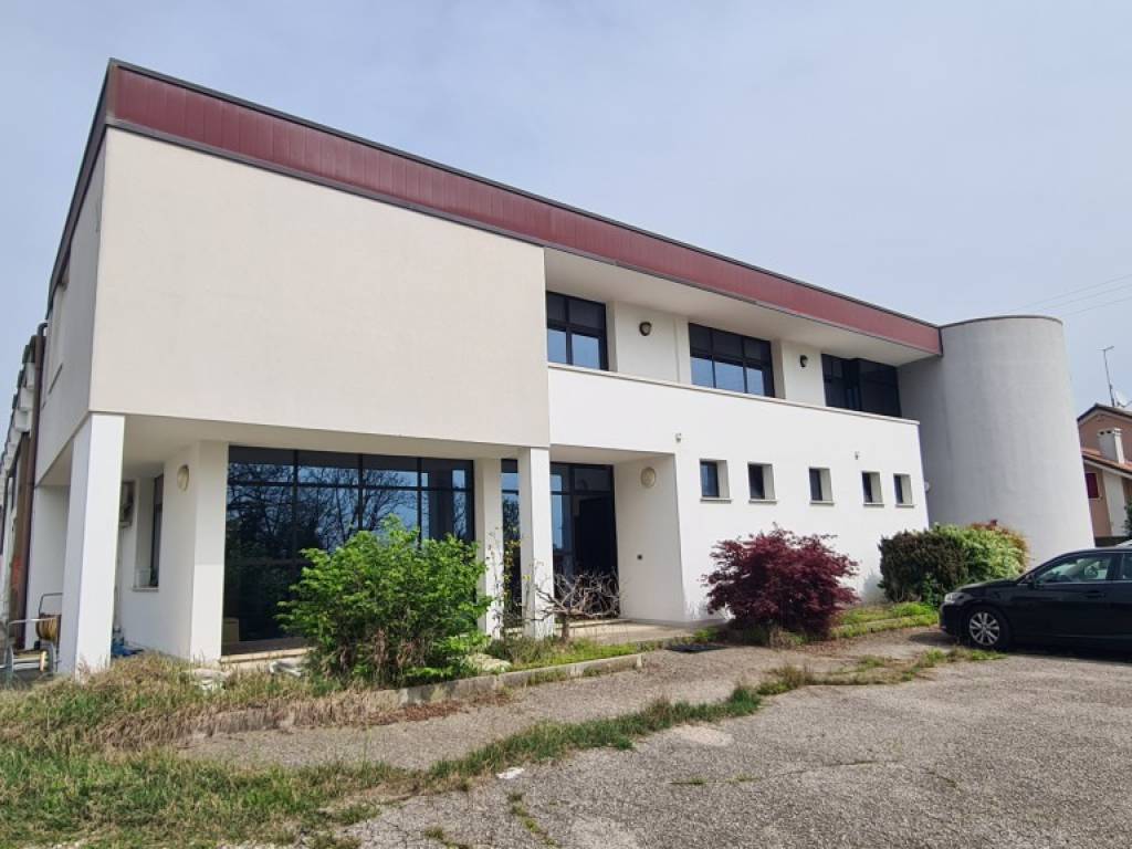 locale commerciale in vendita a Castelfranco Veneto