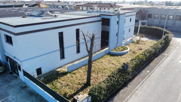 locale di sgombero in vendita a Castelfranco Veneto