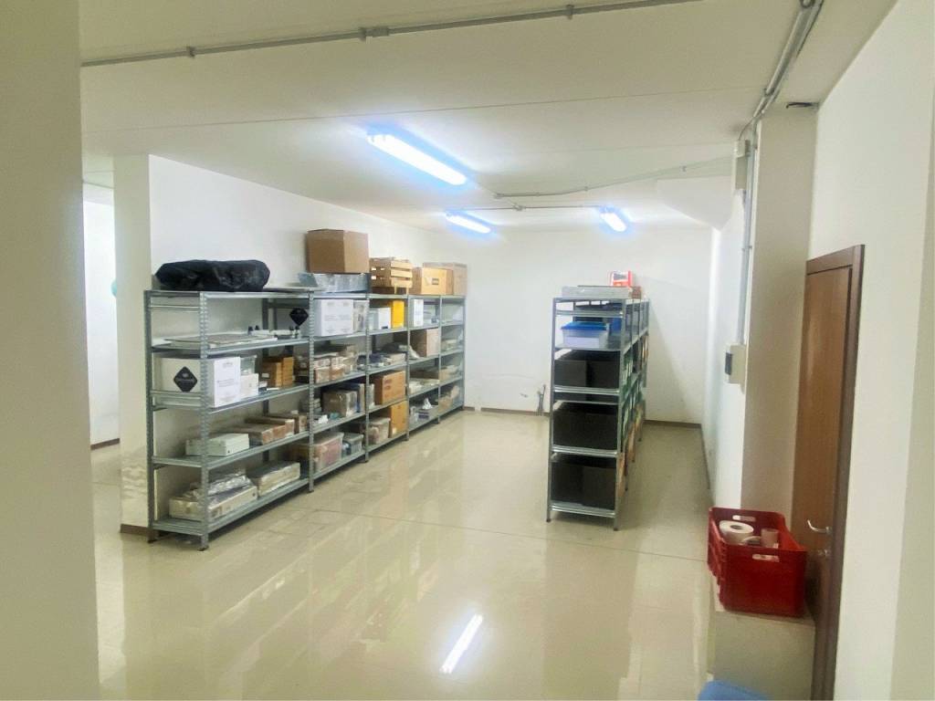 locale di sgombero in vendita a Castelfranco Veneto