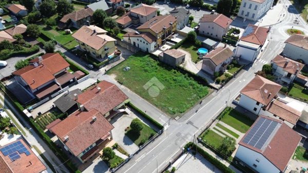 terreno edificabile in vendita a Castelfranco Veneto in zona Treville