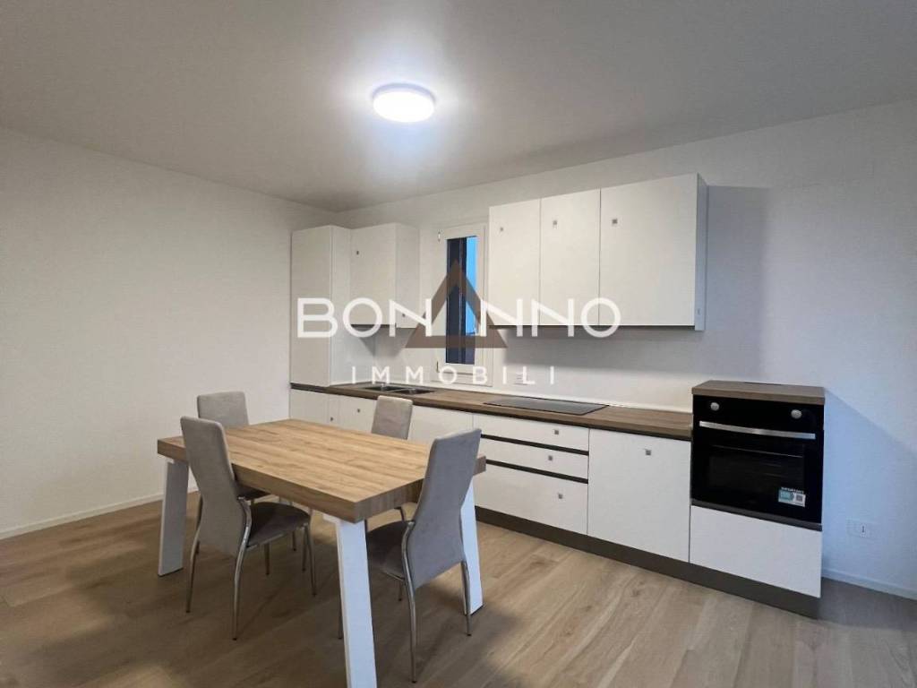 appartamento in vendita a Castelfranco Veneto in zona Salvarosa