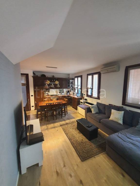 casa indipendente in vendita a Castelfranco Veneto in zona Treville