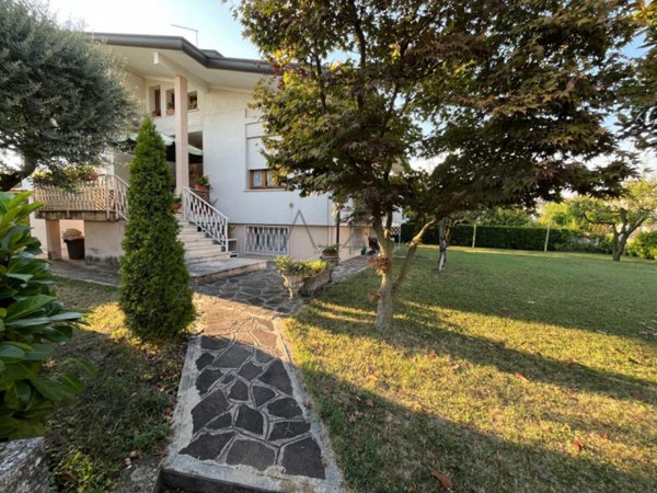 casa indipendente in vendita a Castelfranco Veneto in zona Salvarosa