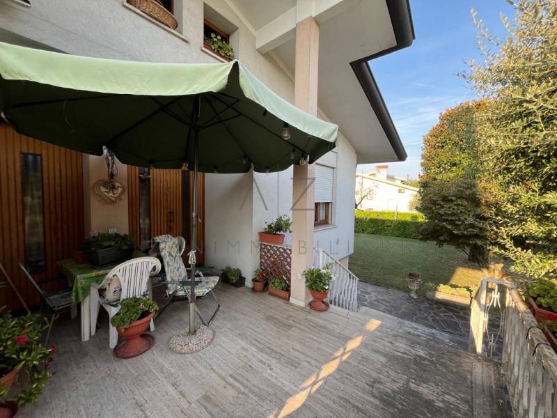 casa indipendente in vendita a Castelfranco Veneto in zona Salvarosa