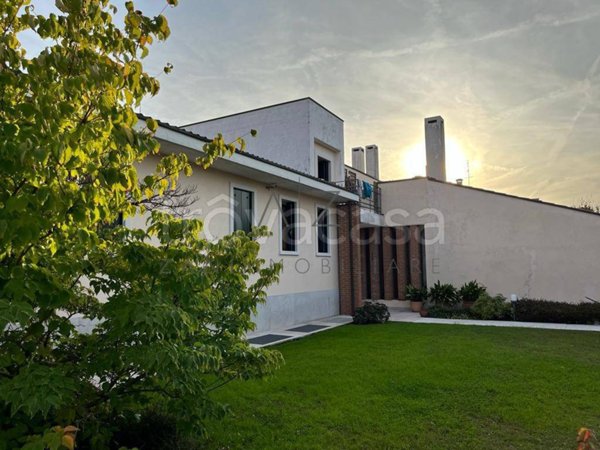 casa indipendente in vendita a Castelfranco Veneto in zona Bella Venezia