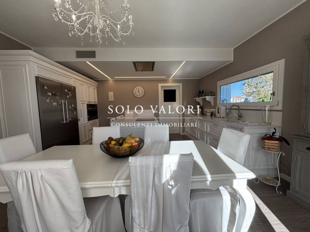 casa indipendente in vendita a Castelfranco Veneto in zona Villarazzo