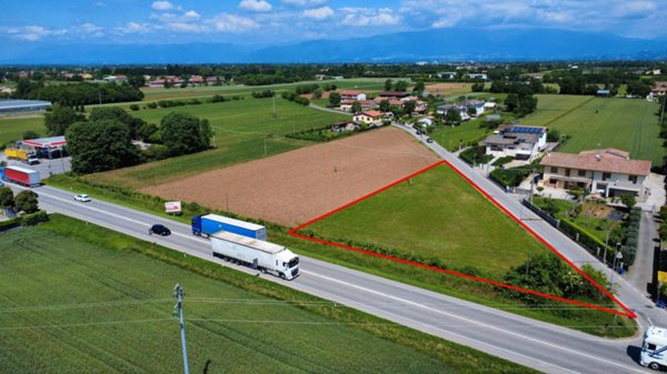 terreno agricolo in vendita a Castelfranco Veneto in zona Salvarosa