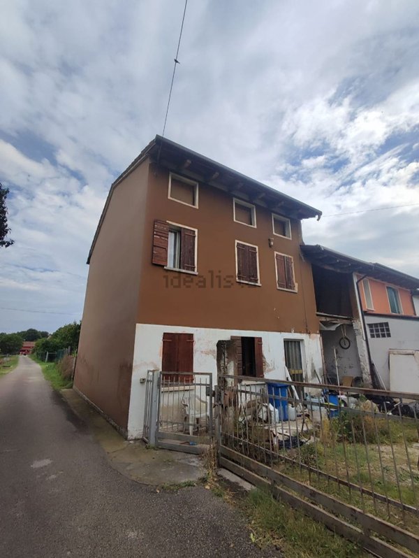 casa indipendente in vendita a Castelfranco Veneto in zona Treville