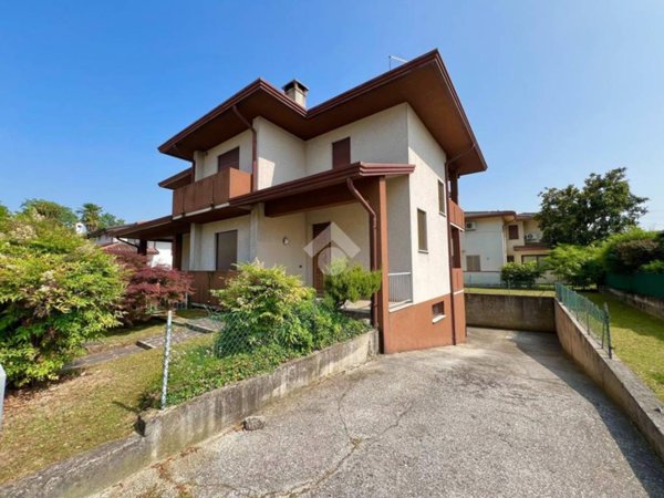 casa indipendente in vendita a Castelfranco Veneto in zona Salvarosa