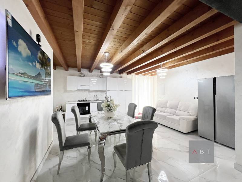 casa semindipendente in vendita a Castelfranco Veneto in zona Treville