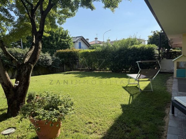 casa indipendente in vendita a Castelfranco Veneto in zona Salvarosa
