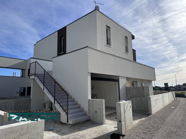 appartamento in vendita a Castelfranco Veneto in zona Salvarosa