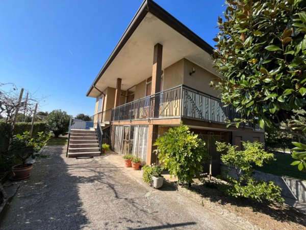 casa indipendente in vendita a Castelfranco Veneto in zona Salvarosa