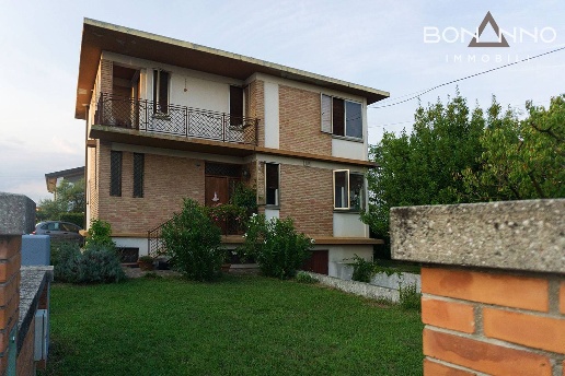casa indipendente in vendita a Castelfranco Veneto in zona Salvarosa